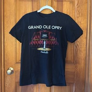 3/$30 🌸 EUC Grand Ole Opry Black Member Name T Shirt, Size Medium